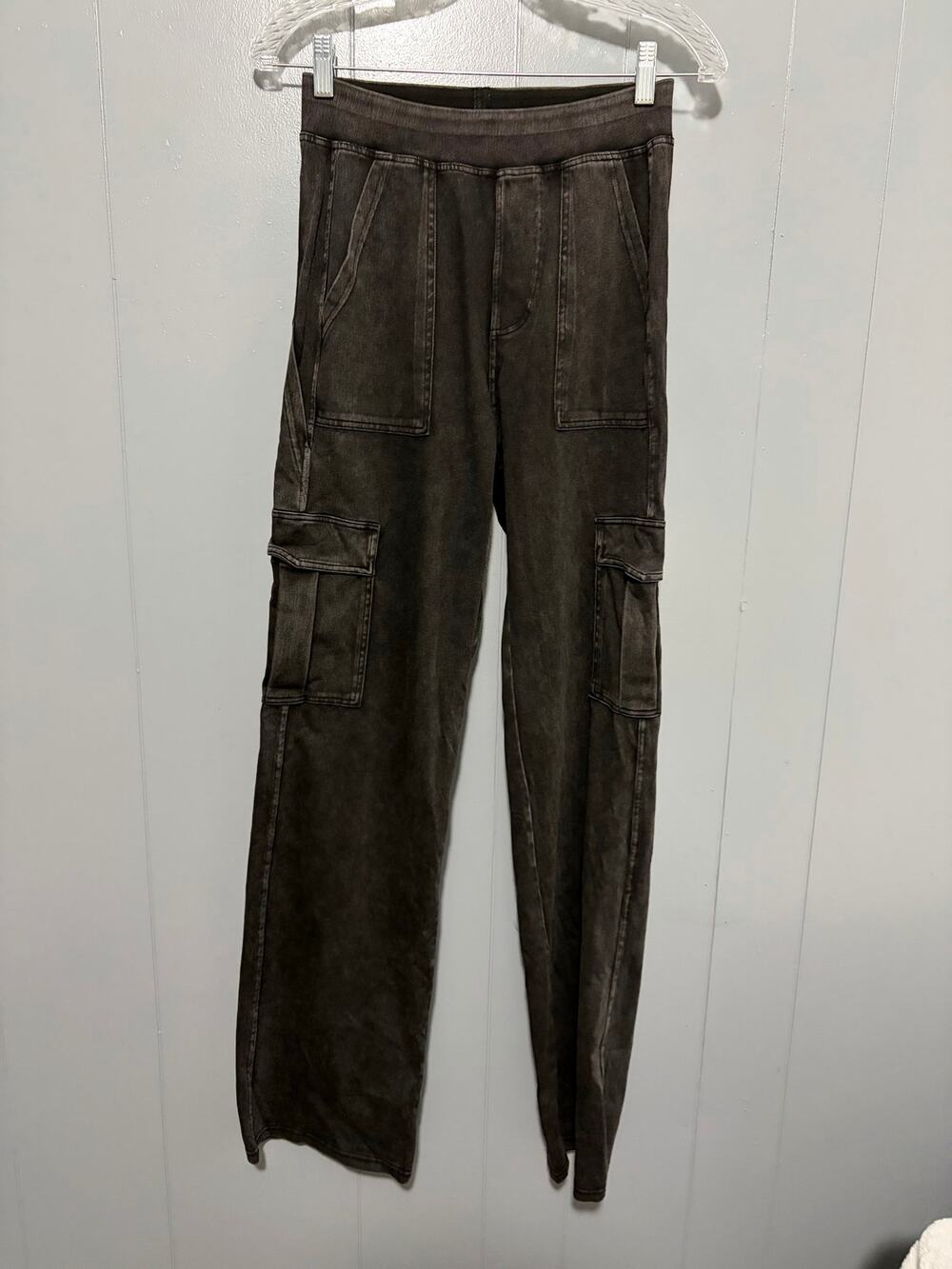 NEW Halara Flex™ Black Mid Rise Pockets Straight Leg Casual Cargo Jeans ST
